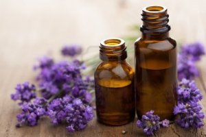 essential-oil-and-lavender-flowers